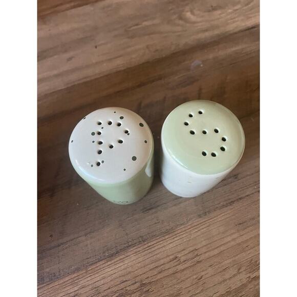 6/$25 NWOT Darling Spring Salt and Pepper Shaker Set - Picture 4 of 5